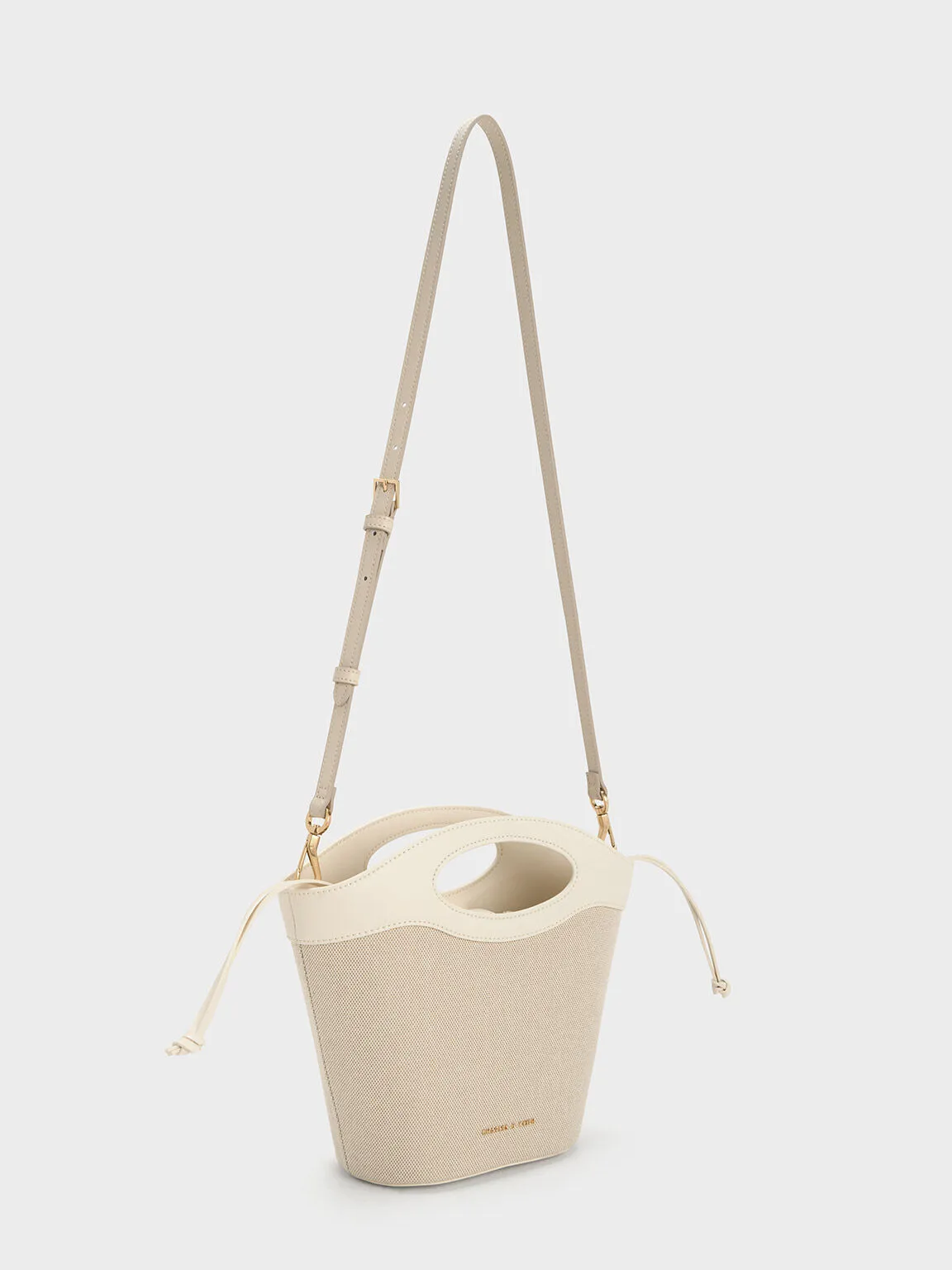 Canvas Chain-Link Curved-Handle Bucket Bag - Cream