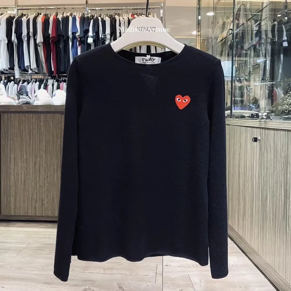 COMME des GARCONS  |Street Style Logo V-neck & Crew neck