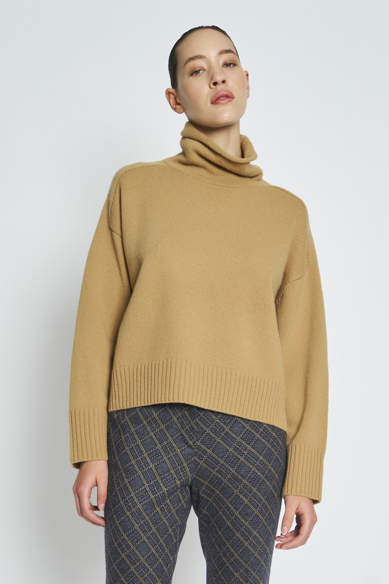 June Roll Neck | Coffee