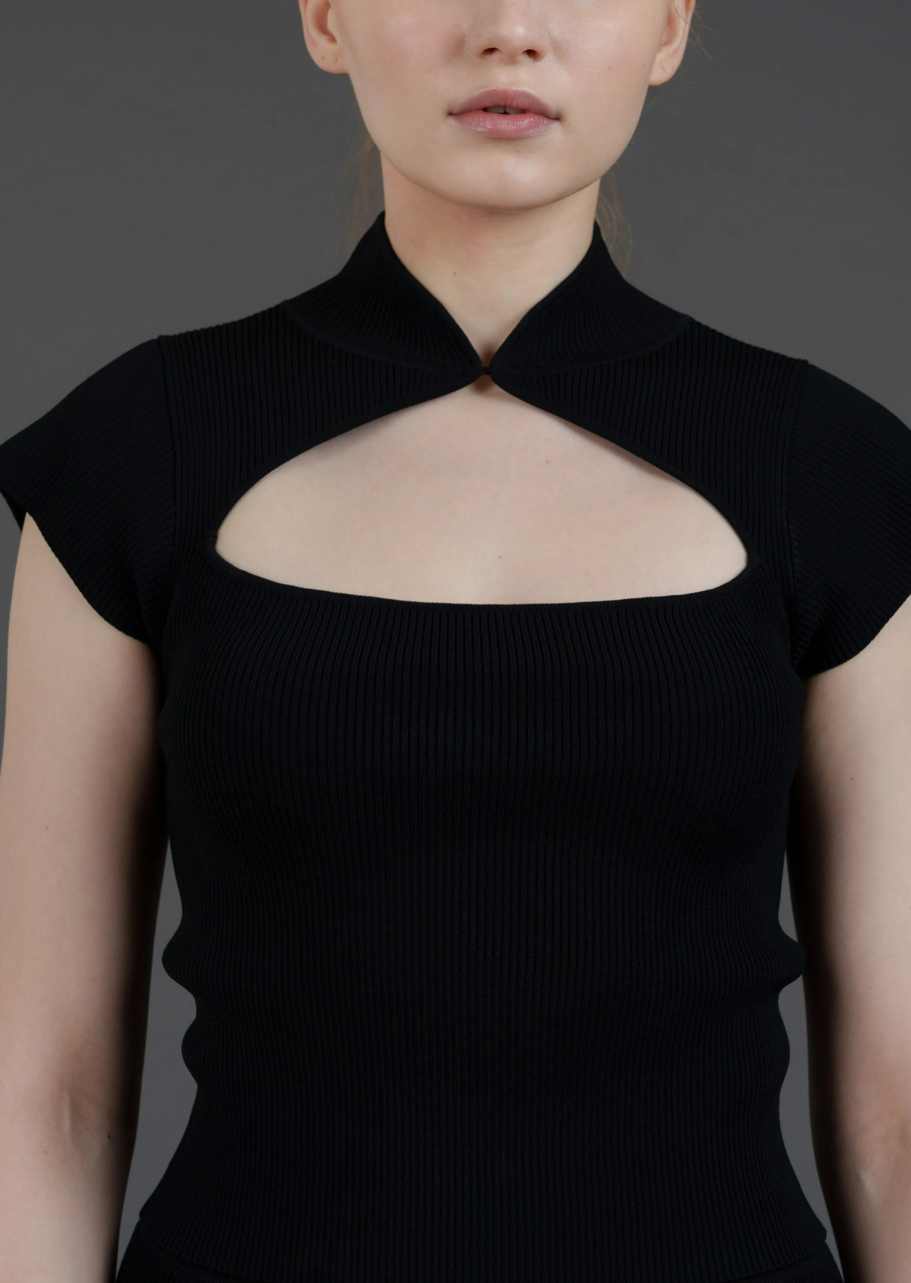 Knitted Qipao Top with Keyhole (Black)